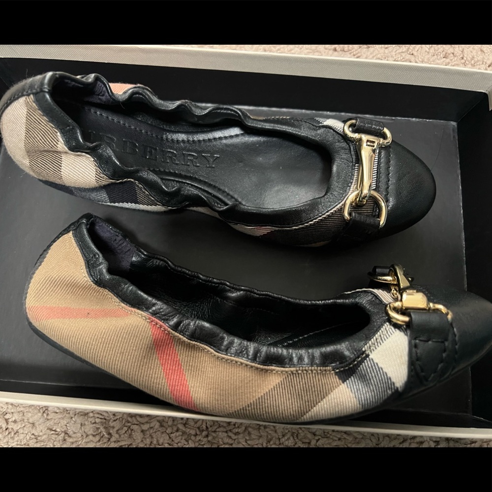 Burberry ballerina flats